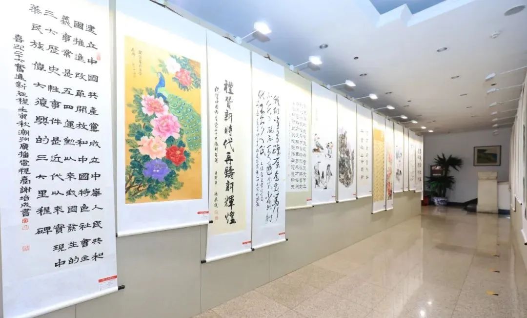 全国广播电视和网络视听行业“喜迎二十大 奋进新征程”书画摄影展在京开幕